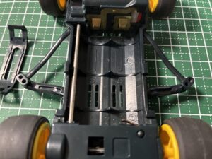 スーパーFMシャーシで、ネオチャンプは使えますか?