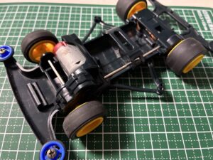 スーパーFMシャーシは、ストッククラスやB-MAXGPなどの無加工改造でも使えますか?