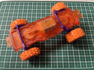 クリヤーオレンジのEZシャーシ