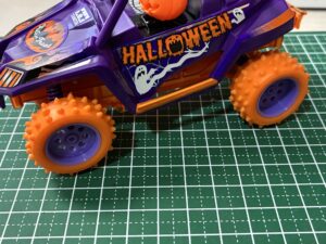 ハロウィンらしいパープル×オレンジの足回り