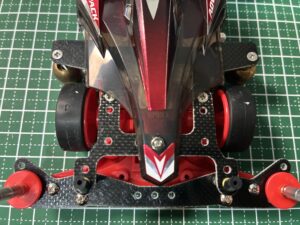 フロント提灯に合わせてプラボディの加工