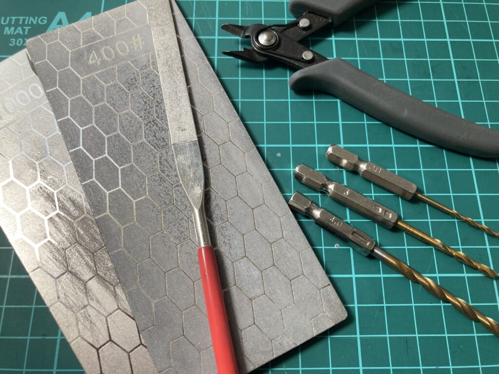 【初心者向け】FRPの加工方法|必要な工具やメリットも合わせて紹介 | ムーチョのミニ四駆ブログ