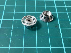 穴あけ加工によって約20%軽量化