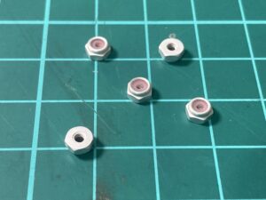 アルミロックナットのアルマイト落とし