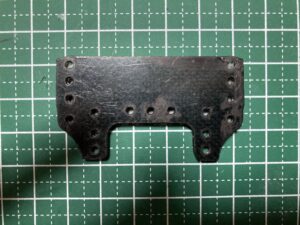 土台となるフロントのブレーキプレートを作成