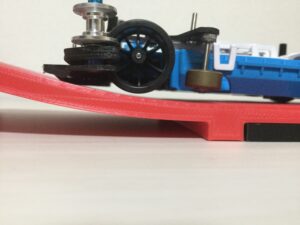 スロープだけでブレーキを「面」で当てる必要がある