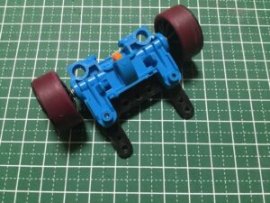 シャーシへの取り付けは、リヤアンカーの時のまま