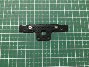 ボールリンクのFRPを、3mmのドリルで左右に拡張