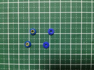 キット付属の軸受けは、主に2種類